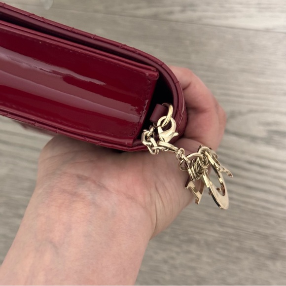 Lady Dior Pouch
Cherry Red Patent Cannage Calfskin - Picture 6 of 11